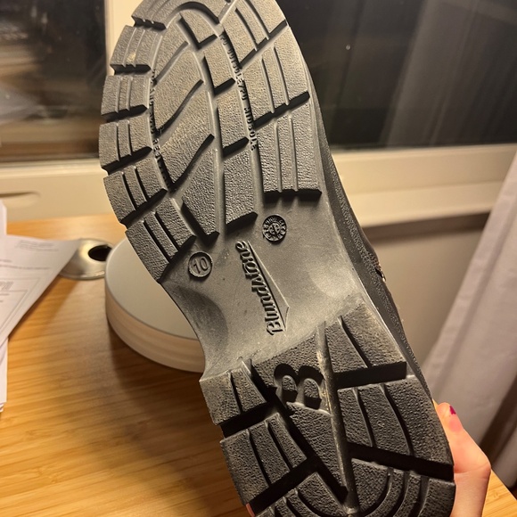 Men's Blundstone Boots, Rugged Lug sole, Brown leather, US size 11 (AUS size 10) - Picture 2 of 4